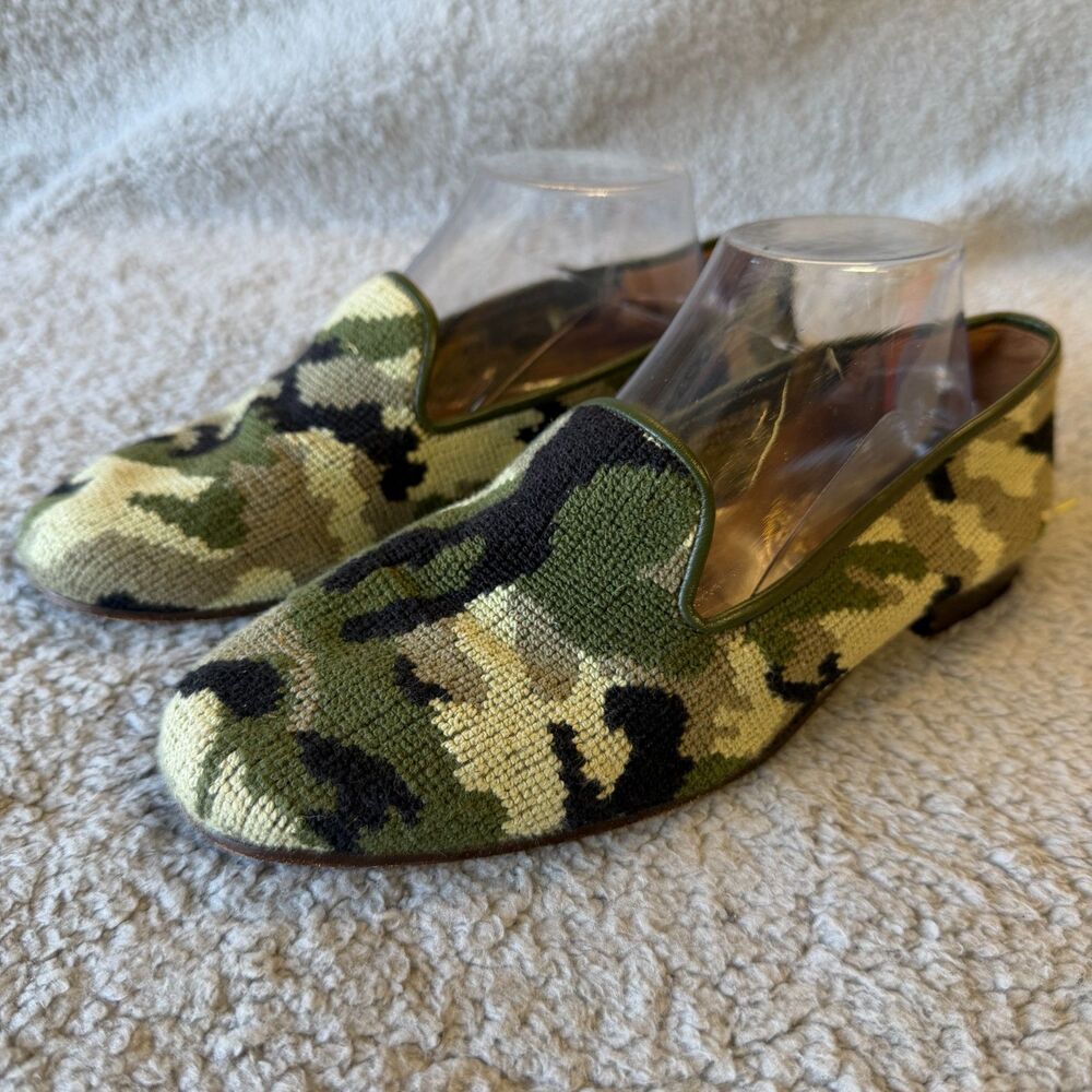 STUBBS Wootton Slippers Loafer Shoes Women 9 Green Camo Flats Needlepoint Spain